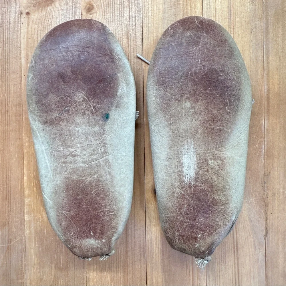 Minnetonka Style Beaded Leather Moccasins
